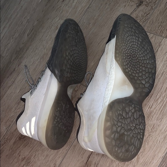 Harden Vol. 1 - Picture 6 of 6